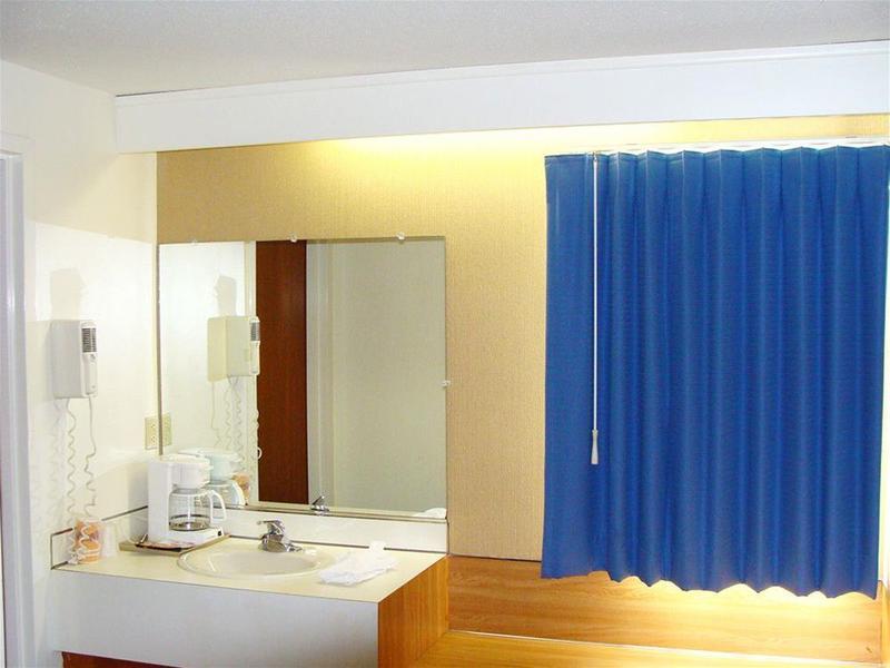 Flagship Inn & Suites Groton Ngoại thất bức ảnh