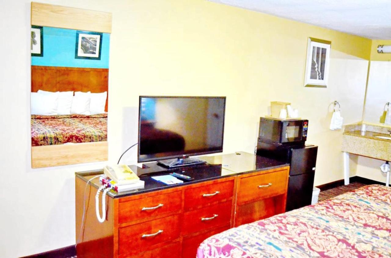 Flagship Inn & Suites Groton Ngoại thất bức ảnh